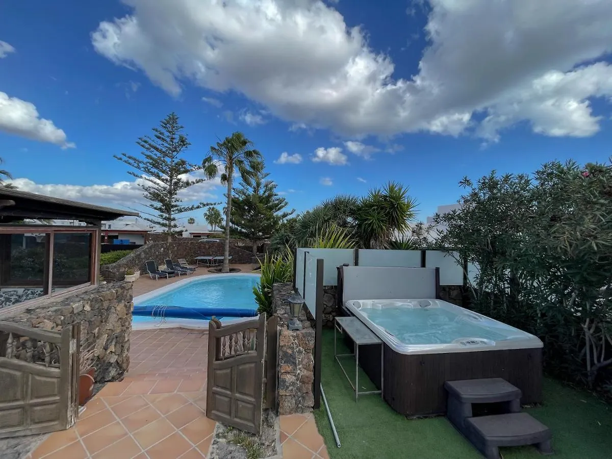 Villa Piscine Jacuzzi Puerto Del Carmen 0*, بويرتو ذيل كارمين
